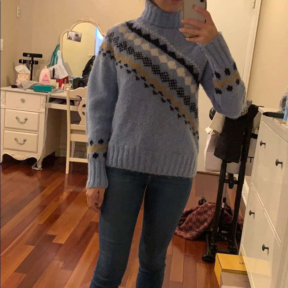 Blue turtle neck pattern sweater - Picture 7 of 7